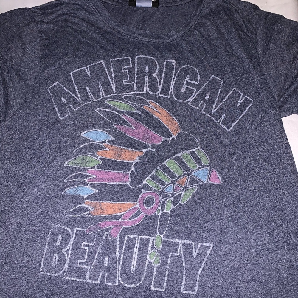 “AMERICAN BEAUTY” short sleeve flowy crop top